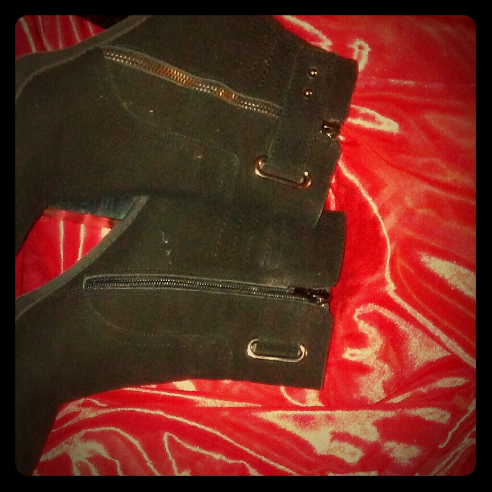Black. Boots